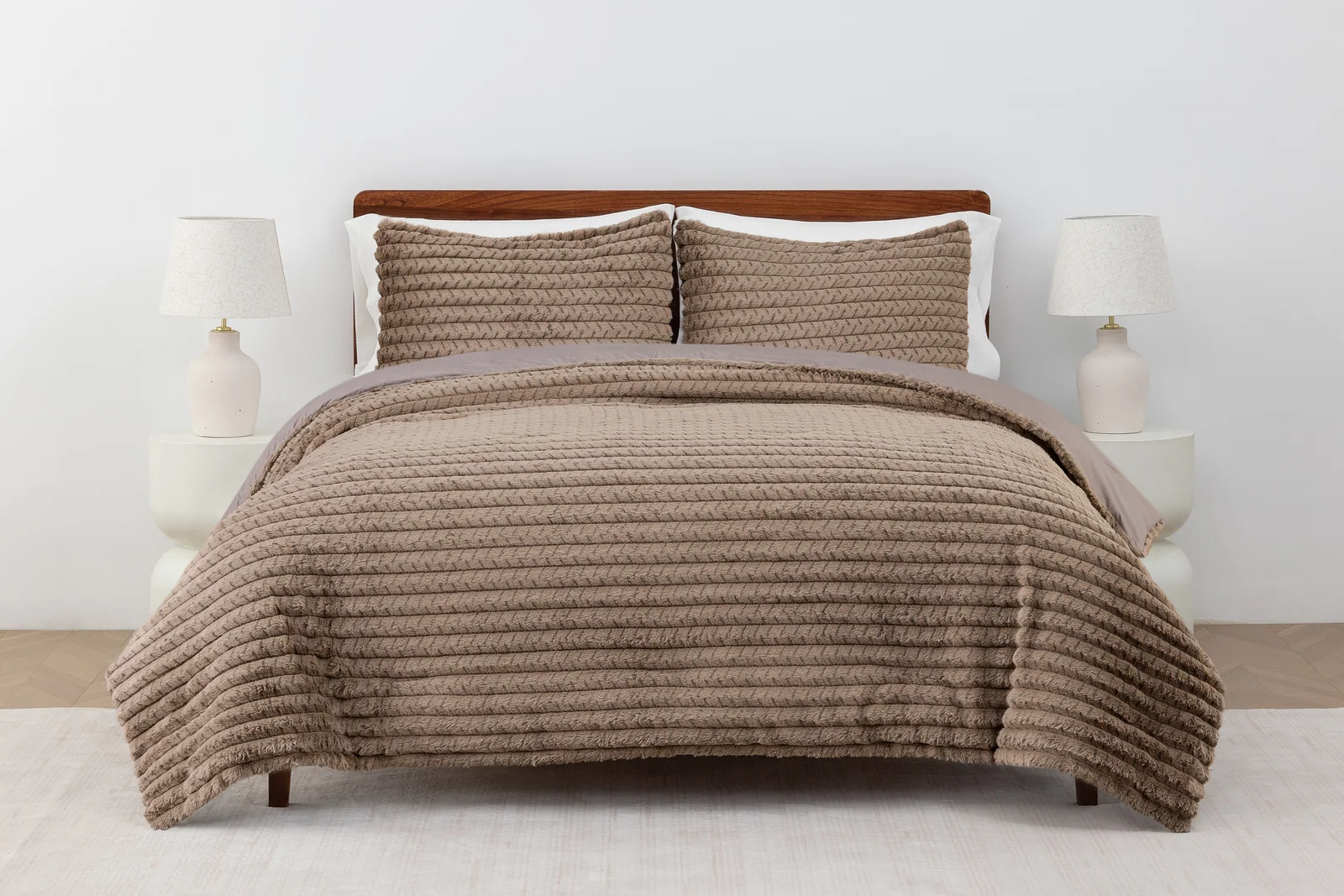 Product preview — Ribbed Cationic Faux Fur rev. Solid Microfiber Comforter Set 