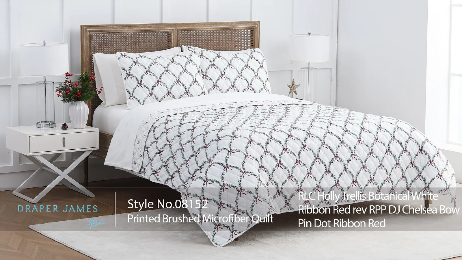 Product preview — Holly Trellis Botanical Quilt